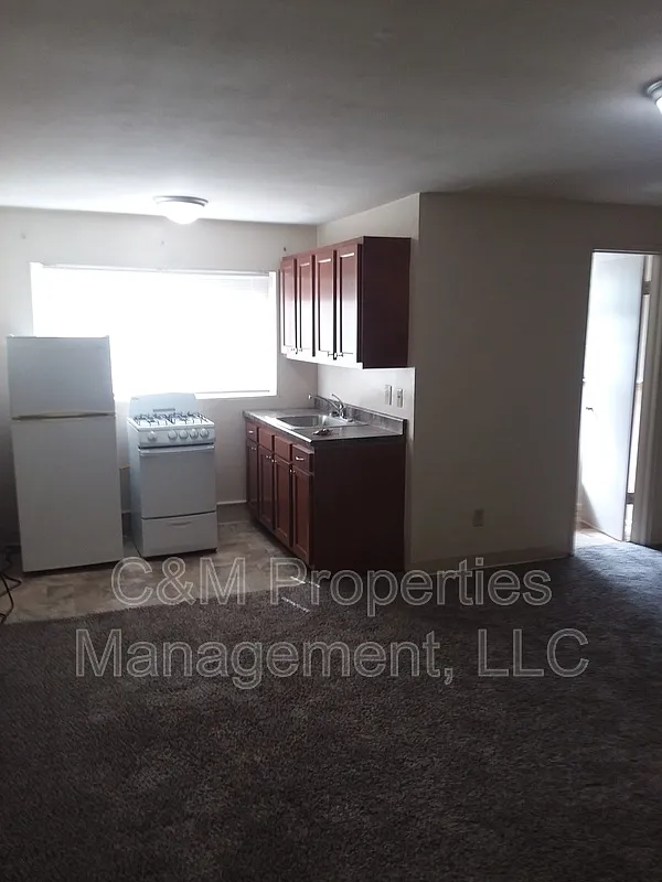 230 Ludlow Ave — Photo 3