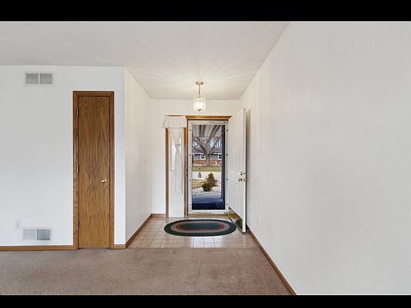 5th image of 715 Desoto Dr