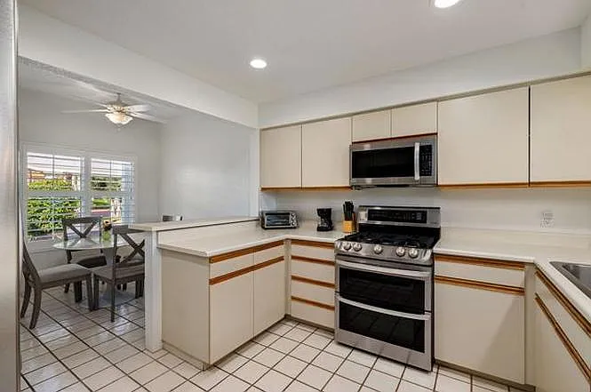270 Vista Royale Cir E — Photo 15