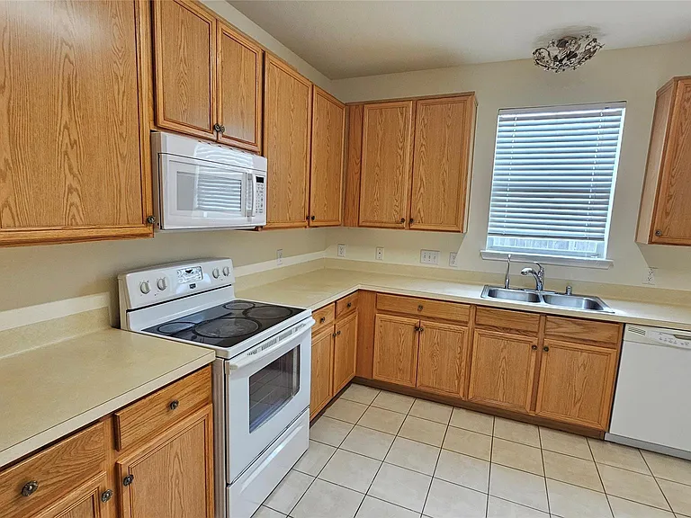 7918 Barnes Ridge Ln — Photo 6