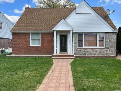 30 Devonshire Drive, New Hyde Park, NY, 11040