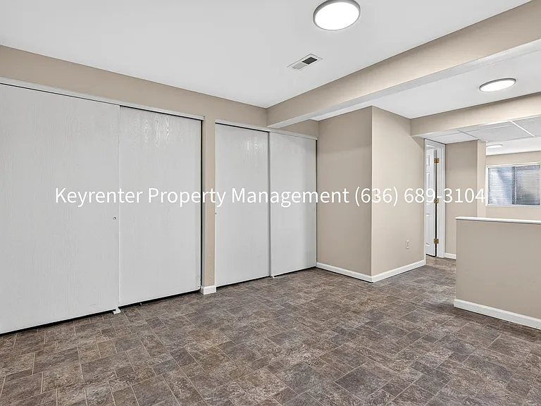 419 Omar Ct — Photo 10