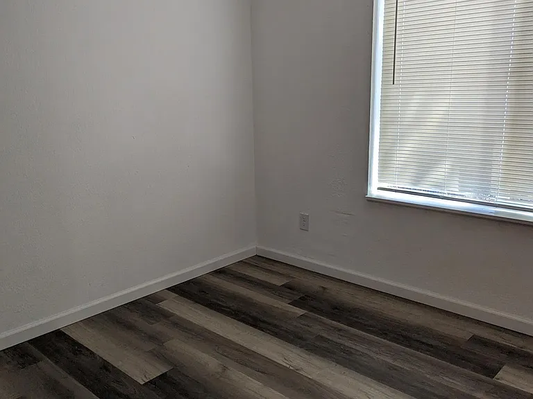 839 Sprig Ct — Photo 16