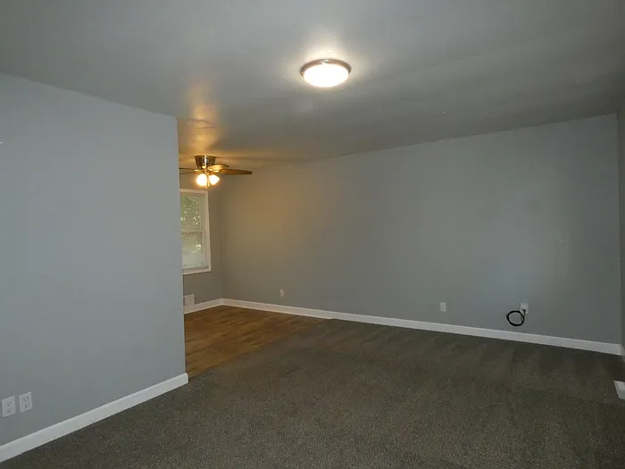 7301 NW 84th Ter — Photo 5