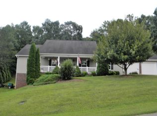 6510 Emory Dr, Hickory, NC 28601