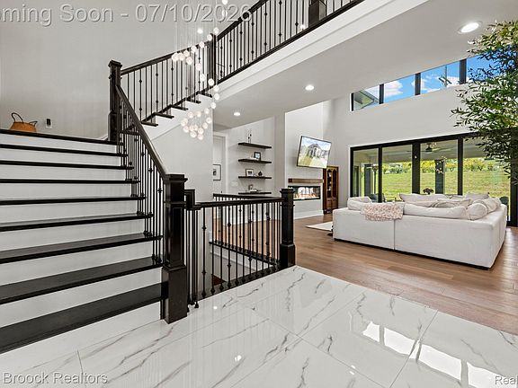 4th image of 10464 Stoney Point Dr