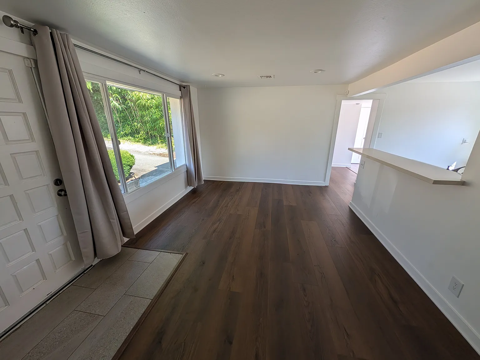 3 bed, 1003 sqft, $2,850 — Photo 3