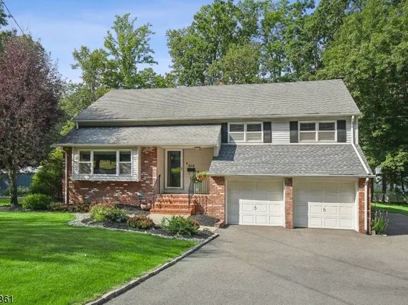 315 Mountain Way, Morris Plains Boro, NJ 07950