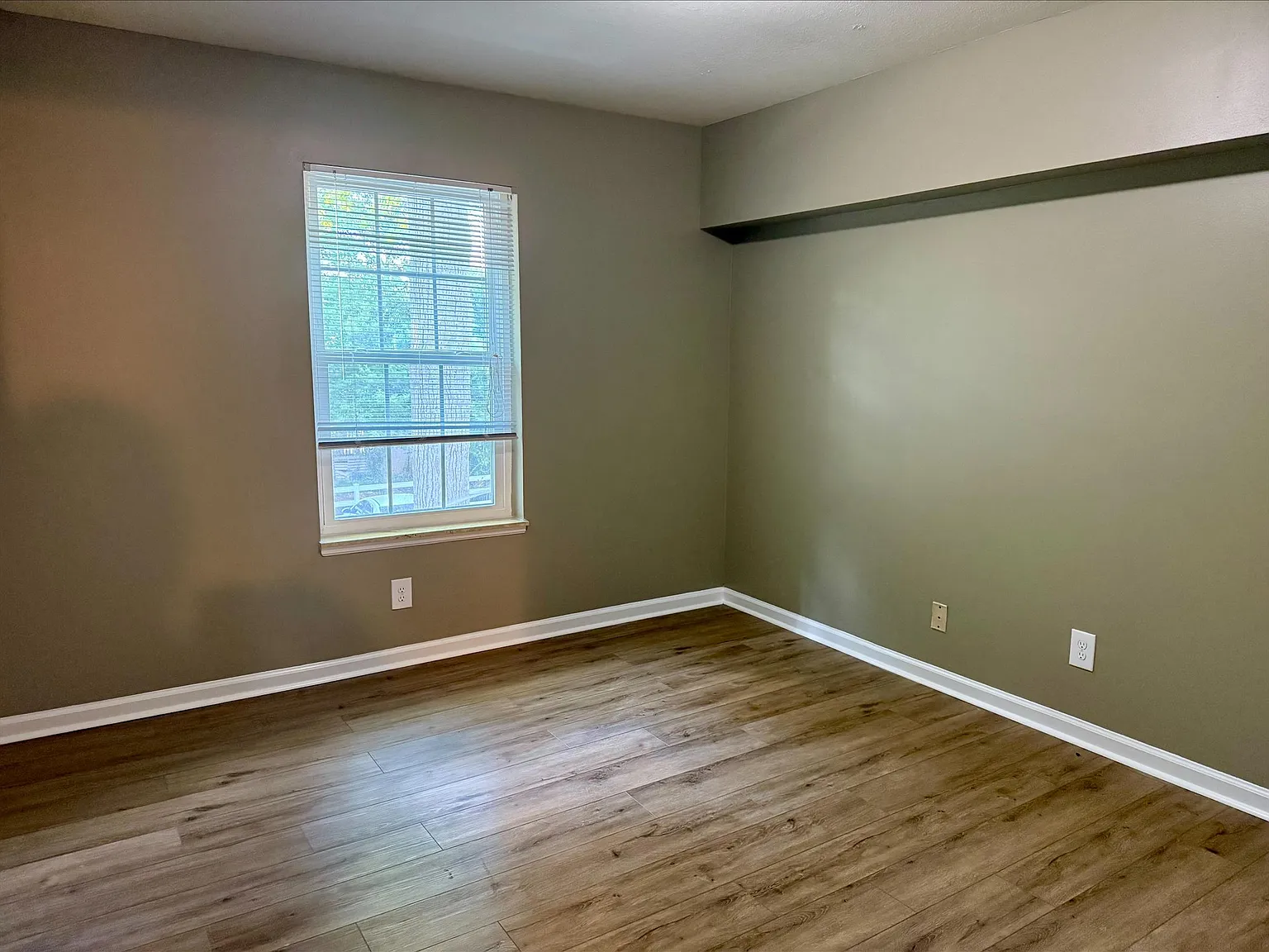 Breckenridge Ln — Photo 2
