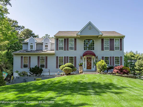 2 Twin Oaks Court, Jackson, NJ 08527
