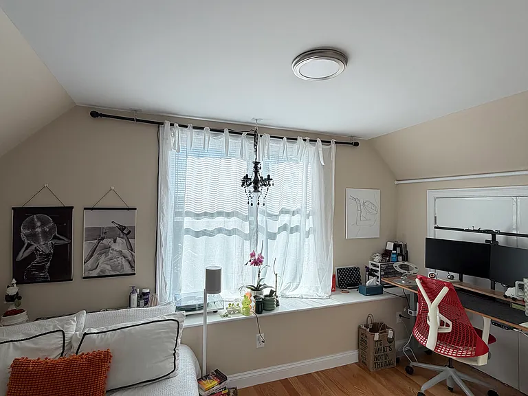 62-64 Waverly St #2 — Photo 21