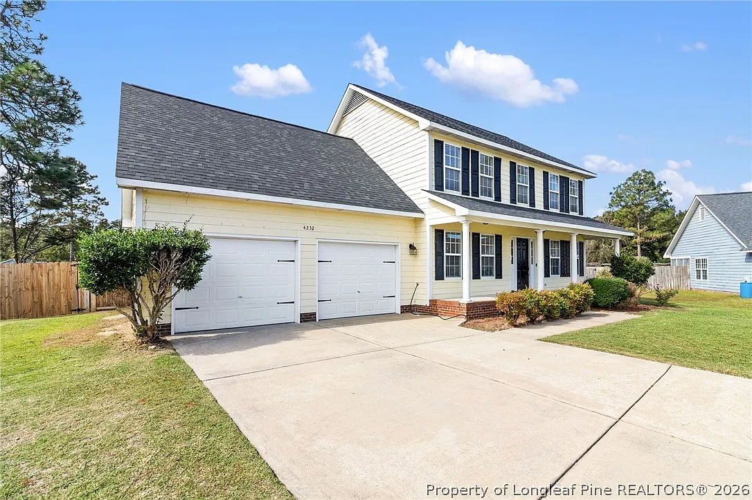 4 bed, 2.5 bath, 2100 sqft, $1,950 — Photo 3