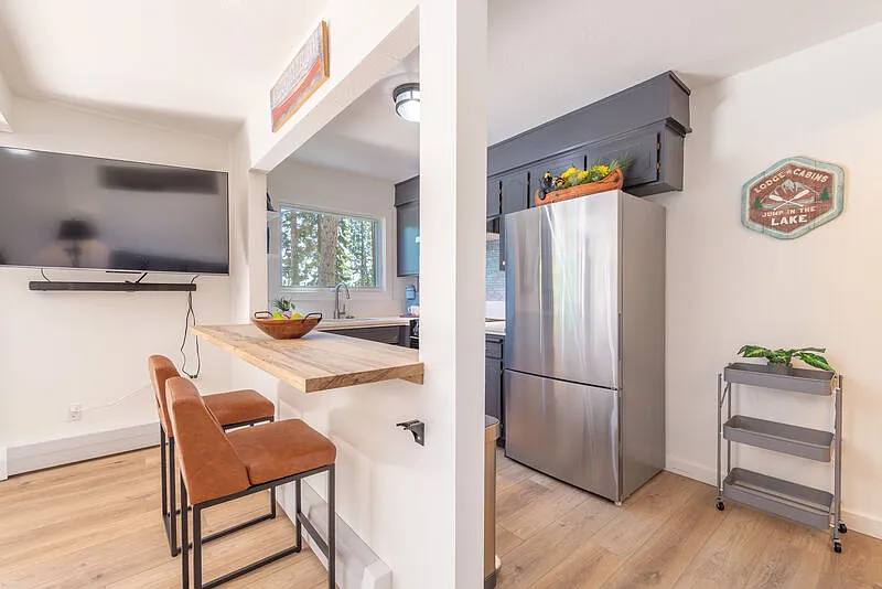 1 bed, $2,400 — Photo 2
