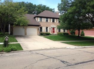 636 Flock Ave, Naperville, IL 60565