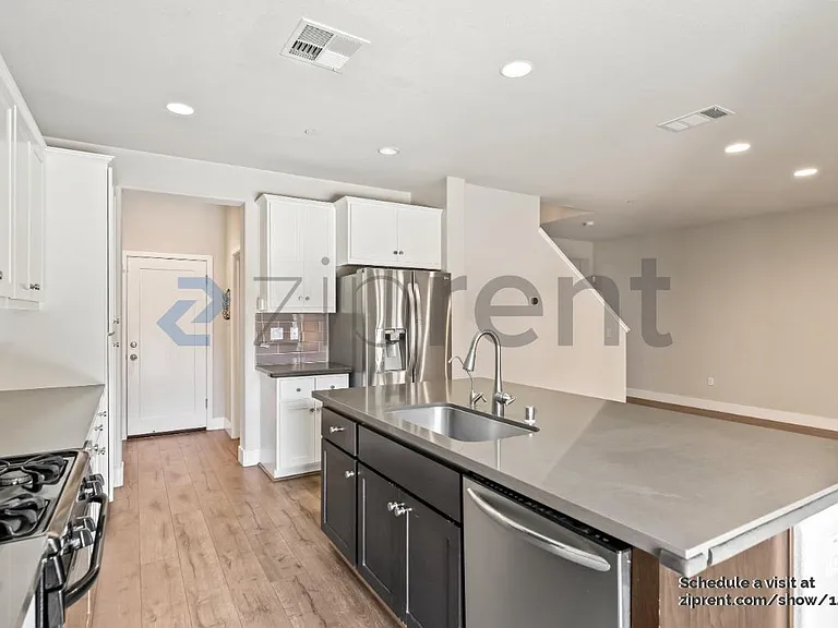 7 Rogers Ln — Photo 8