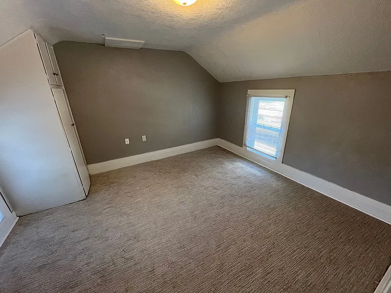 818 Charlotte St — Photo 21