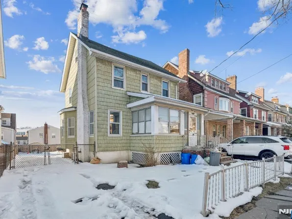 96-98 Beaumont Pl, Newark, NJ 07104