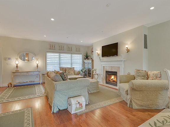 5th image of 5 Savannah Ln N
