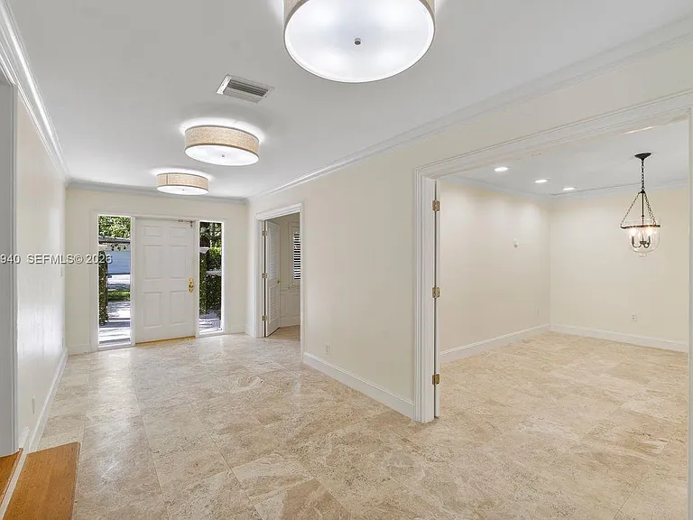 1037 Alfonso Ave — Photo 28