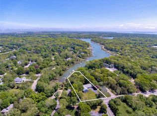 3450 Cox Neck Rd, Mattituck, NY 11952