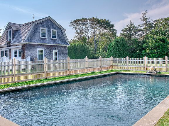 2nd image of 55 Quaquanantuck Ln