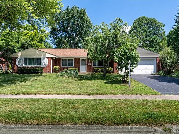 2nd image of 2141 Oak Tree Dr E