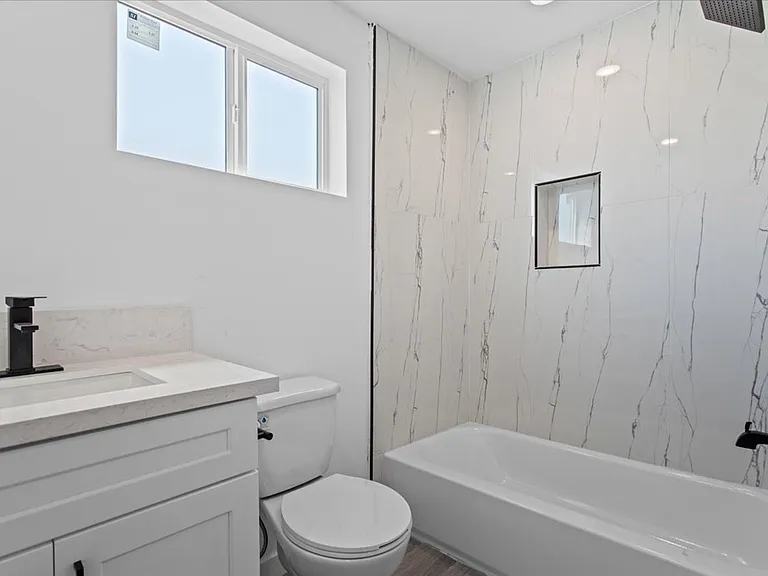 Luxury Brand New 2026 3 Bedroom Units — Photo 6