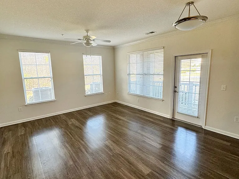 Belmont at Tryon Apartments — Photo 122