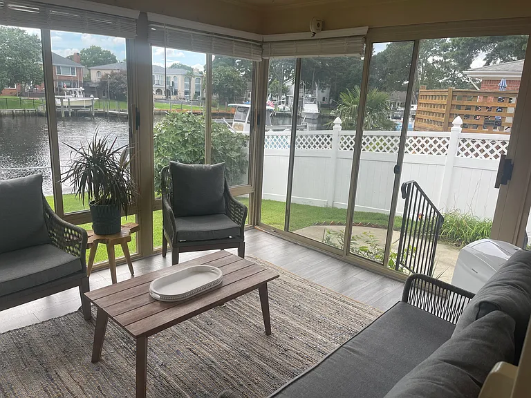 2121 E Kendall Cir — Photo 35