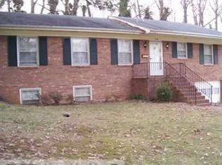 1530 Deerfield Ct, Winston Salem, NC 27103