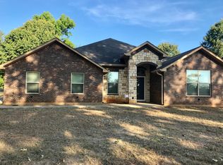 220 Garrett Rd, Longview, TX 75603