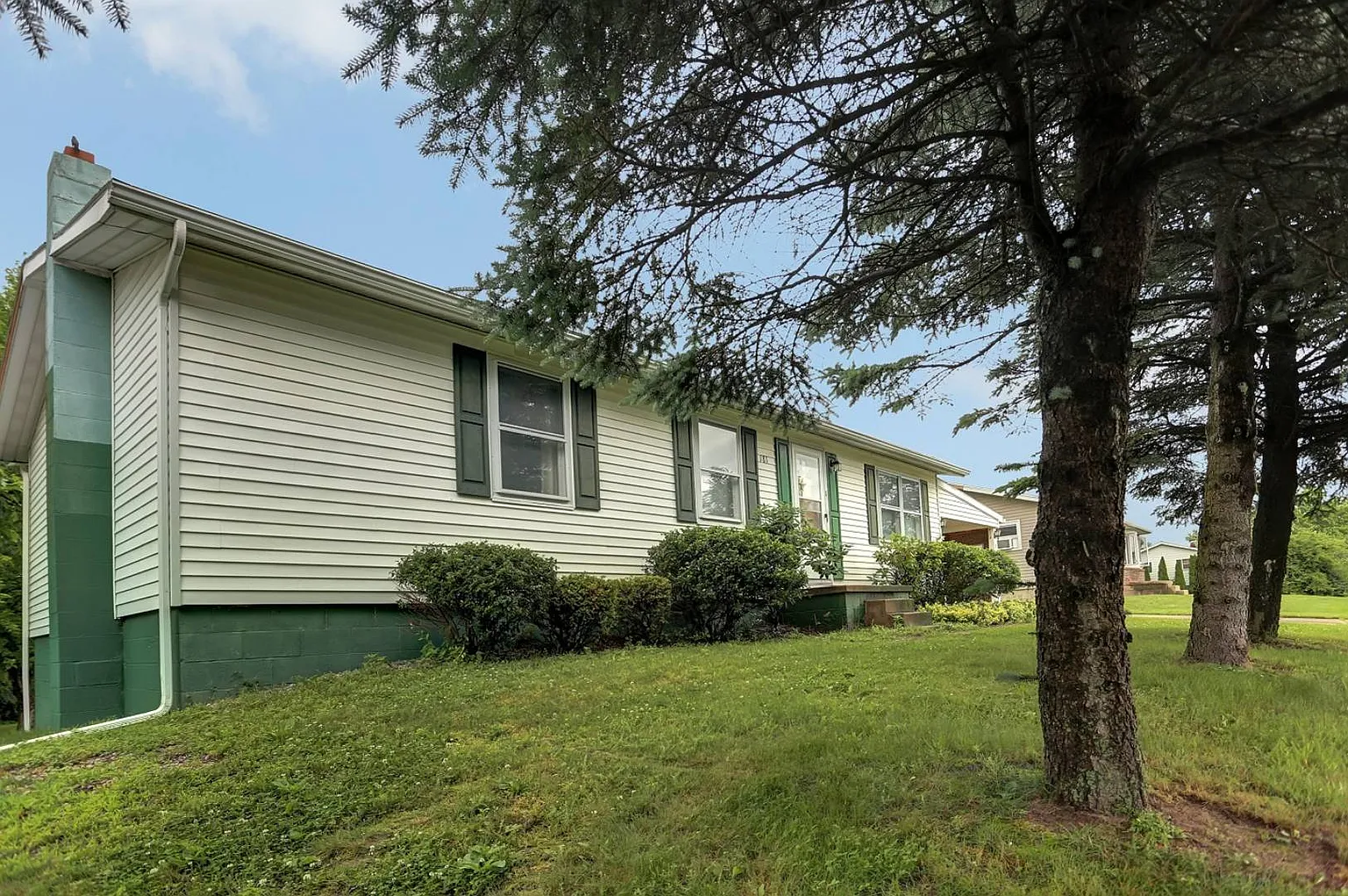 181 Old Farm Ln photo 1