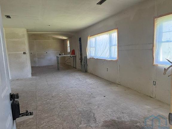 3rd image of 109 E Randolph St