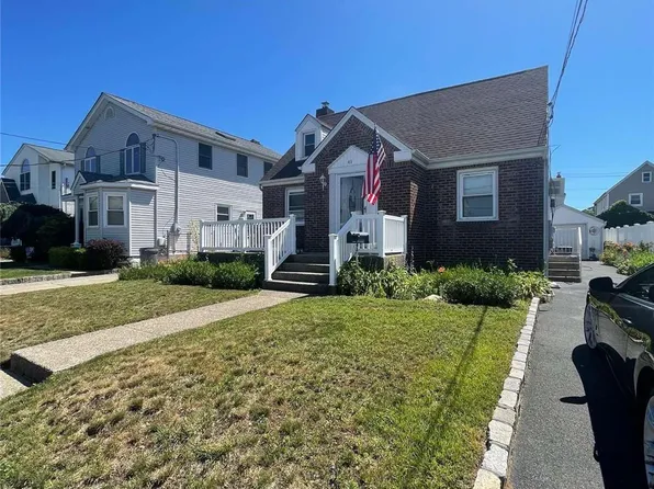 41 Ribbon Street, Franklin Square, NY 11010