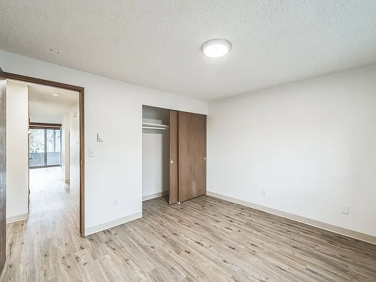 The 1800 Place Apartments — Photo 12