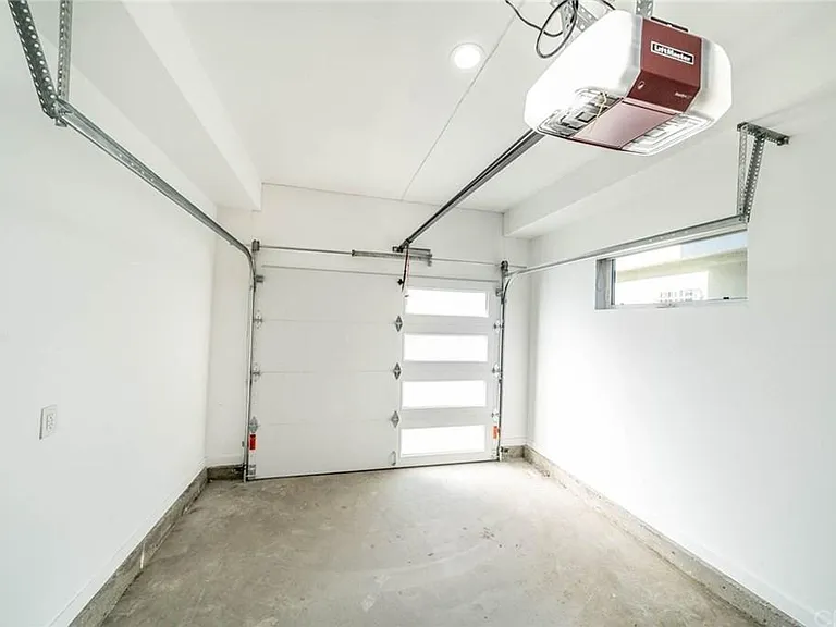 4820 Saint Charles Pl — Photo 35