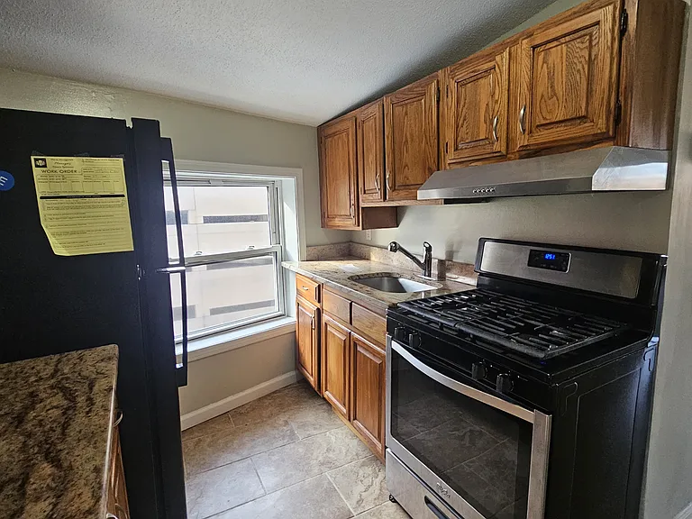 338 Orange St #302B — Photo 12