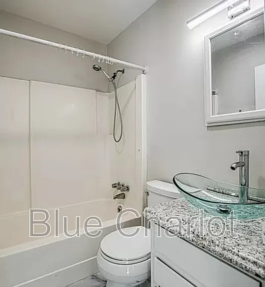 524 W Short St — Photo 16