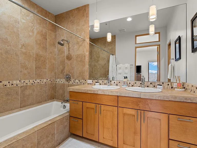 1010 Marquez Pl #L — Photo 35