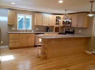 96 Whalom Rd, Lunenburg, MA 01462