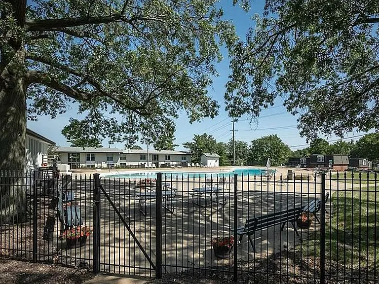 10401 Briarbend Dr #9 — Photo 9
