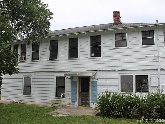 5th image of 302 Live Oak St