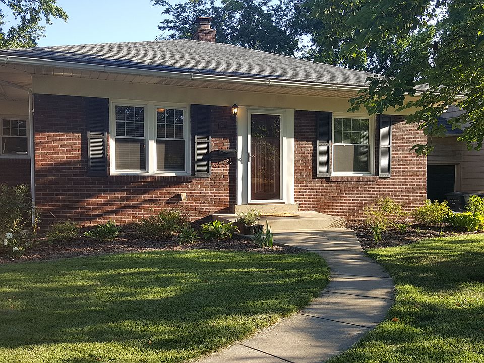 2113 E Chandler Avenue