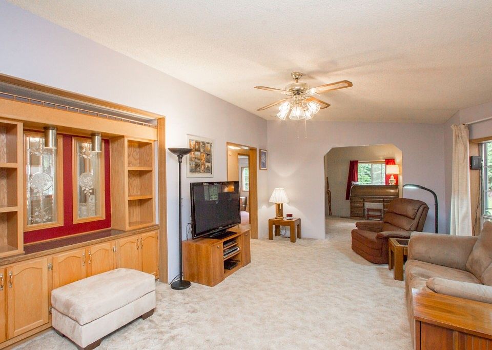 1st image of 21915 187th St E