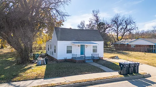 918 NE 6th St Photo 1