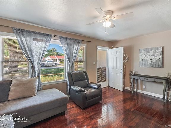 5th image of 3260 Murphy St