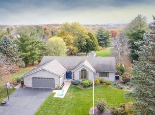 12551 Charnwood Dr, Roscoe, IL 61073