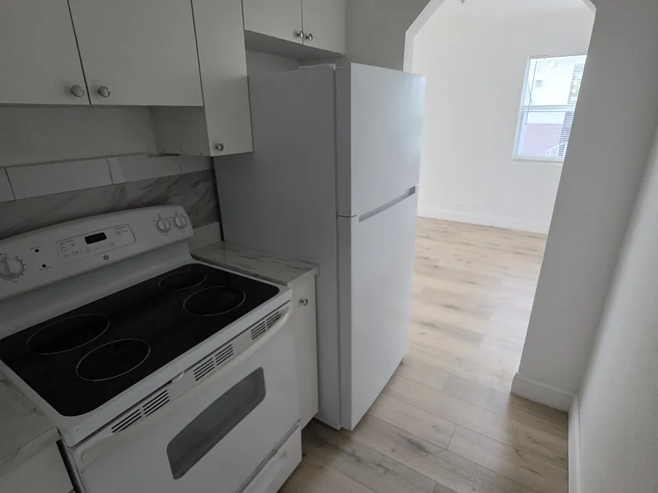 1903 Thomas St #2