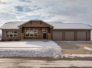 208 Prairie View Dr, Gilbert, IA 50105