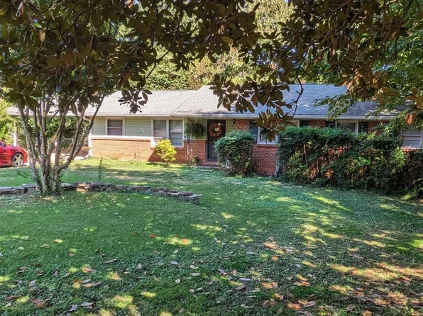 5875 Garber Dr, Atlanta, GA 30328